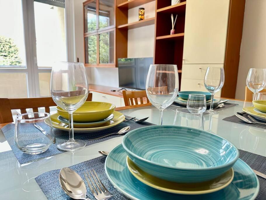 קומו Low Cost Holiday An Business House And Free Park By Revenue House מראה חיצוני תמונה