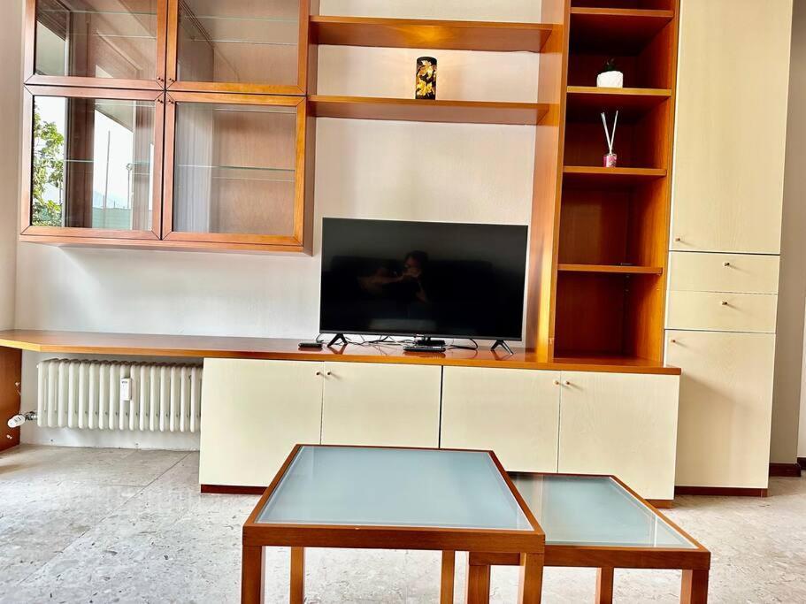 קומו Low Cost Holiday An Business House And Free Park By Revenue House מראה חיצוני תמונה