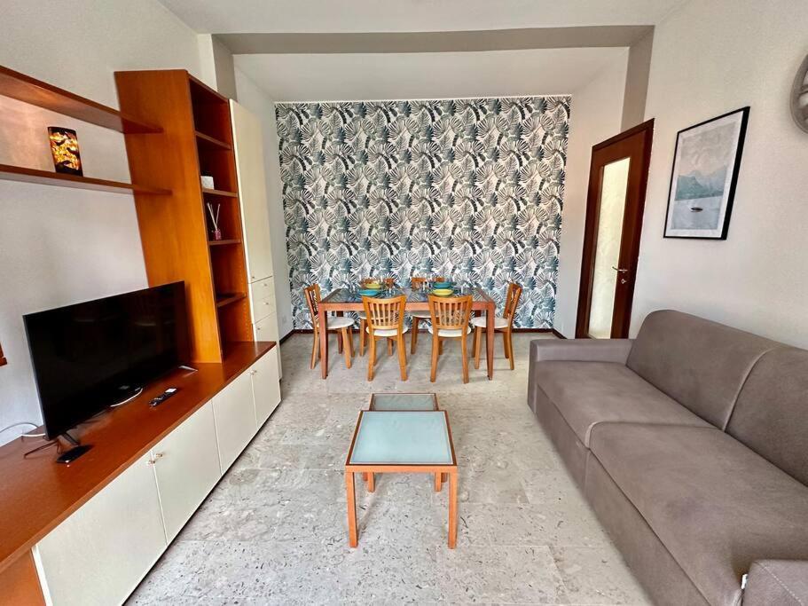 קומו Low Cost Holiday An Business House And Free Park By Revenue House מראה חיצוני תמונה