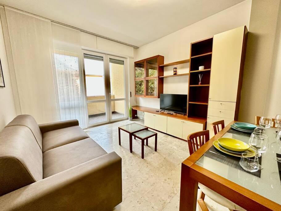 קומו Low Cost Holiday An Business House And Free Park By Revenue House מראה חיצוני תמונה