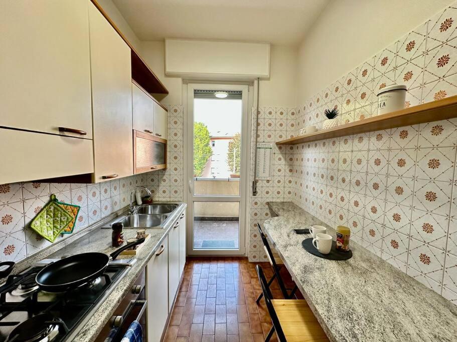 קומו Low Cost Holiday An Business House And Free Park By Revenue House מראה חיצוני תמונה